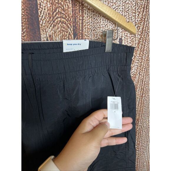 NWT Women's Old Navy High Rise Black Joggers Size M - Picture 2 of 3